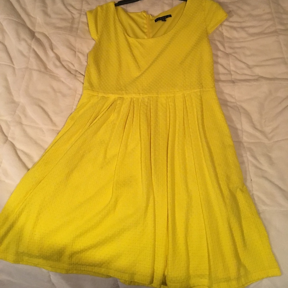 Tiana B cap sleeved dress